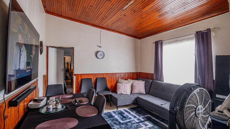6 Bedroom Property for Sale in Salt River Western Cape